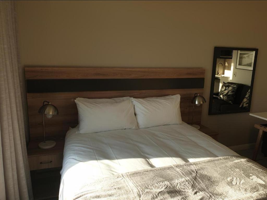 Menlyn Maine Apartments Претория Екстериор снимка