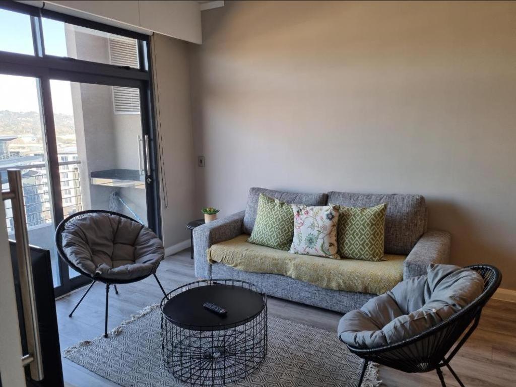 Menlyn Maine Apartments Претория Екстериор снимка