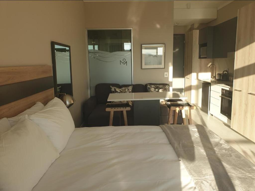 Menlyn Maine Apartments Претория Екстериор снимка