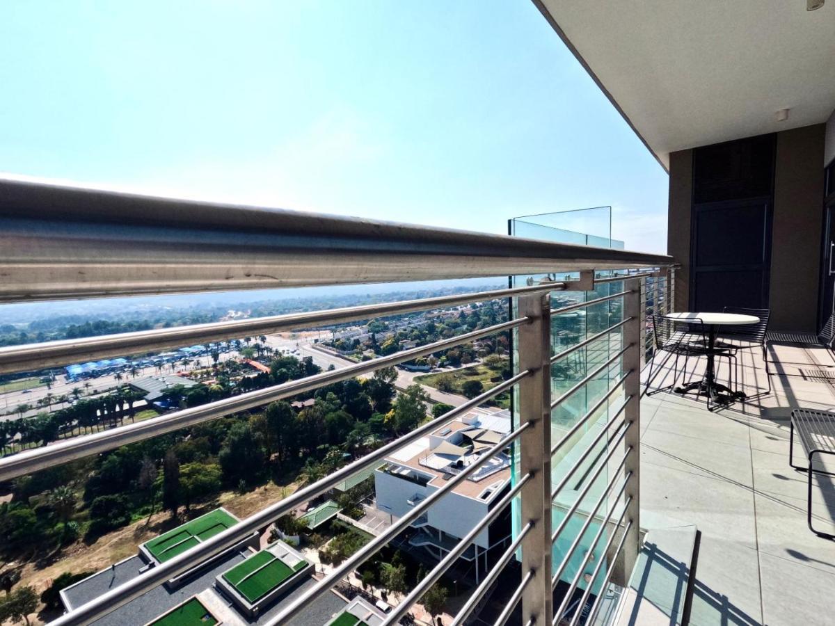 Menlyn Maine Apartments Претория Екстериор снимка