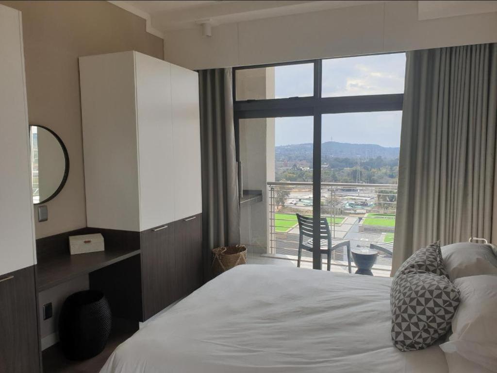 Menlyn Maine Apartments Претория Екстериор снимка