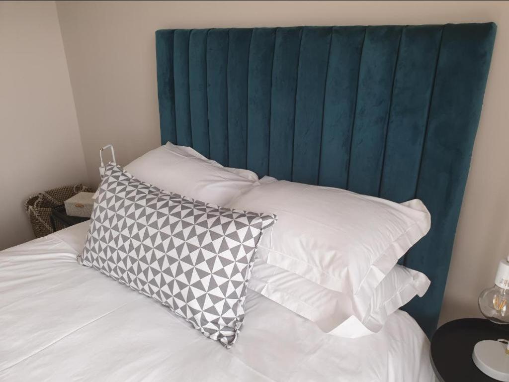 Menlyn Maine Apartments Претория Екстериор снимка
