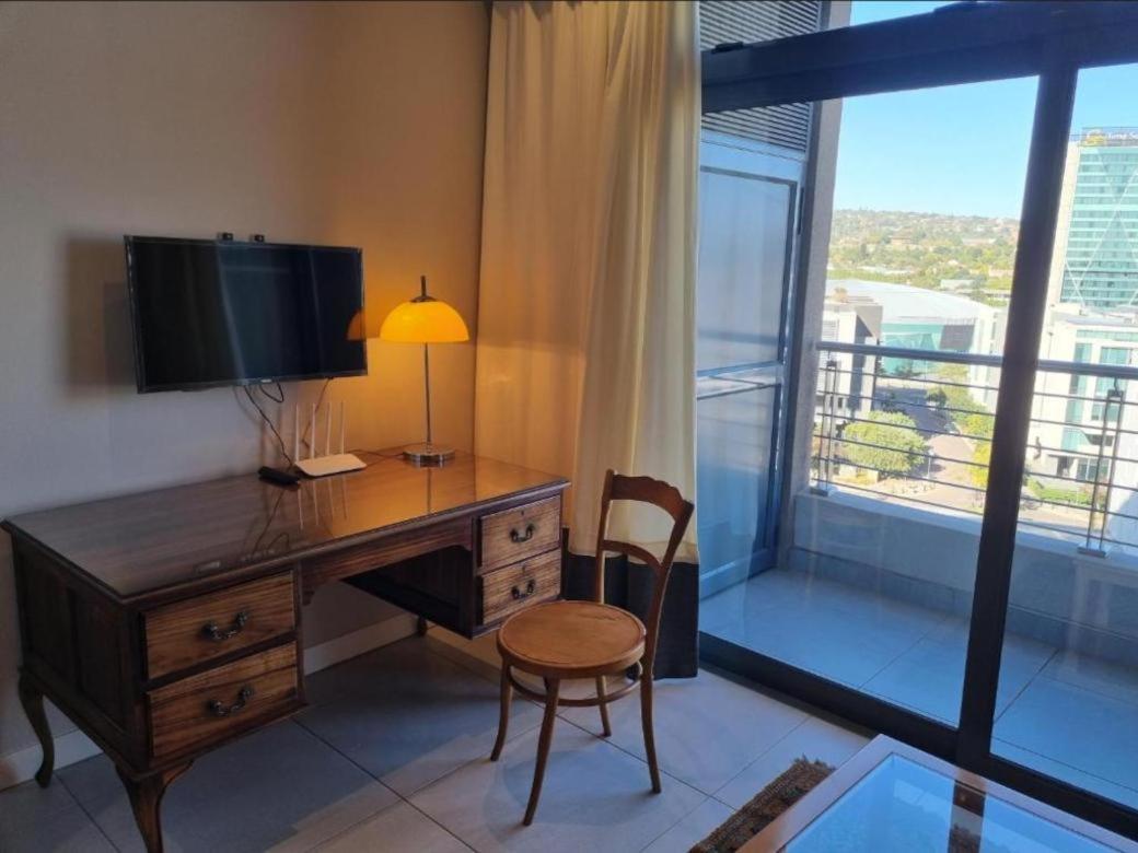 Menlyn Maine Apartments Претория Екстериор снимка
